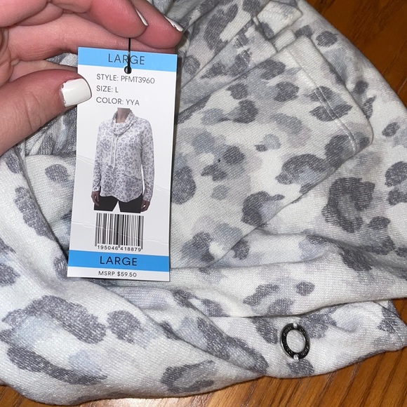 Calvin Klein Top - Picture 2 of 3